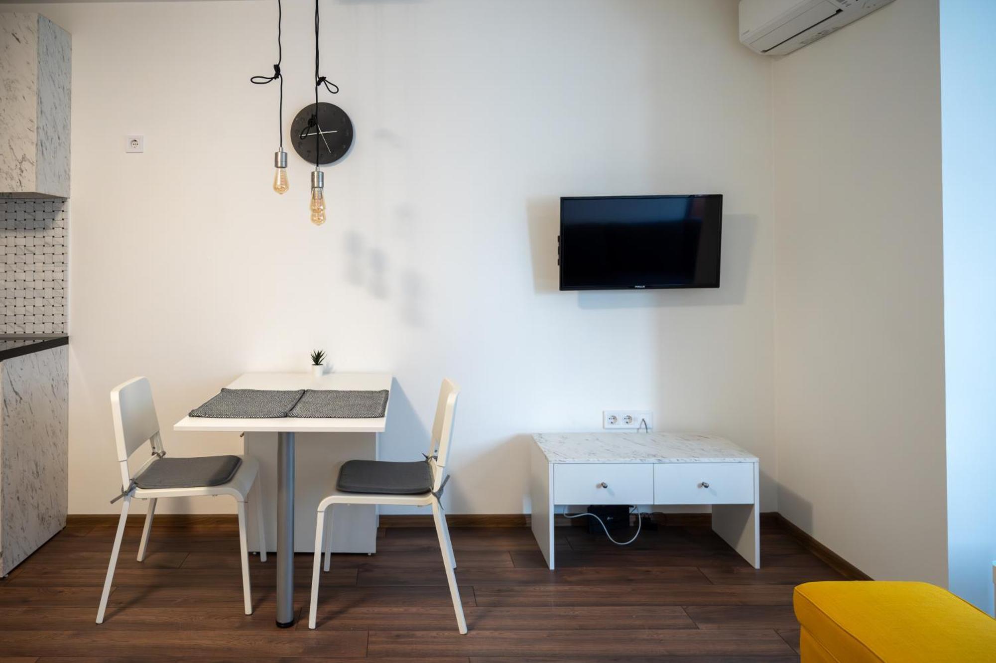 Bright Studio In The City Center Sofia Exterior photo